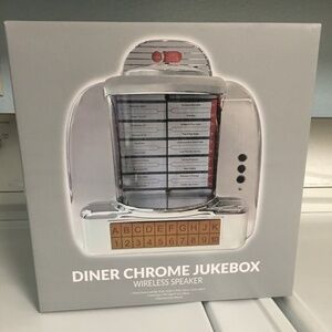 NWT Diner Chrome Jukebox Wireless Speaker